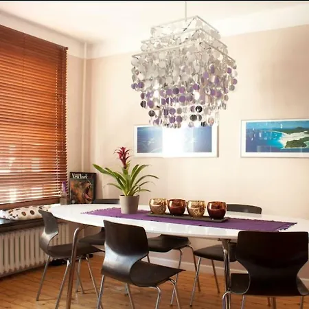 Old Town Apartment *
